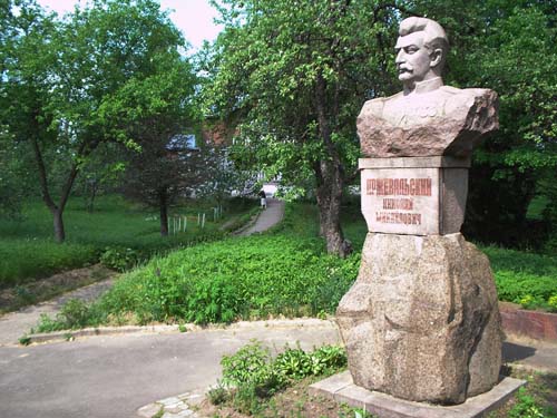 Памятник Н. М. Пржевальскому